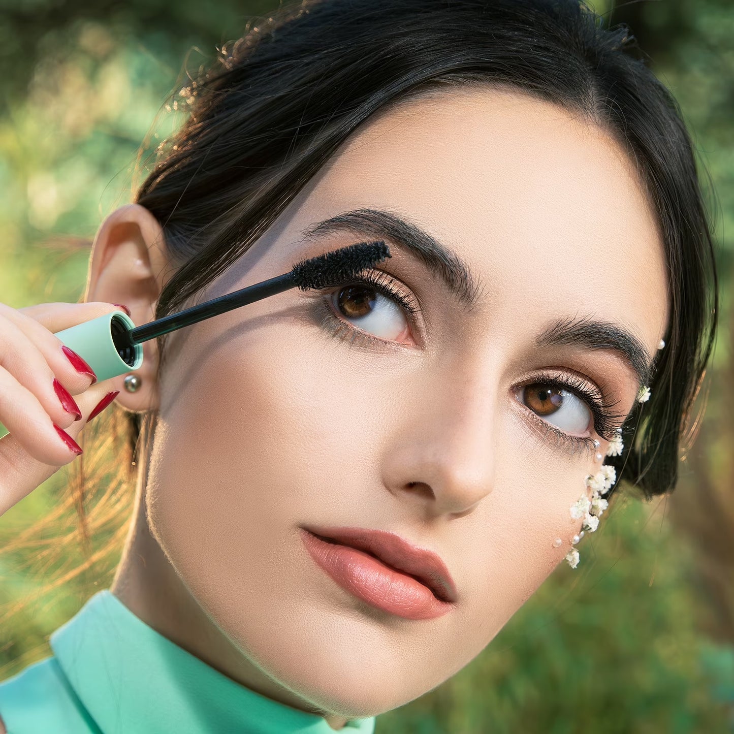 Elevate Your Eye Game with Our Nourishing Natural Vegan Black Mascara - Extra Volume & Length for Stunning Lashes - Hypoallergenic, Smudge-Proof & Long-Lasting - Organic & Cruelty-Free - Made in Italy (9.5ml)