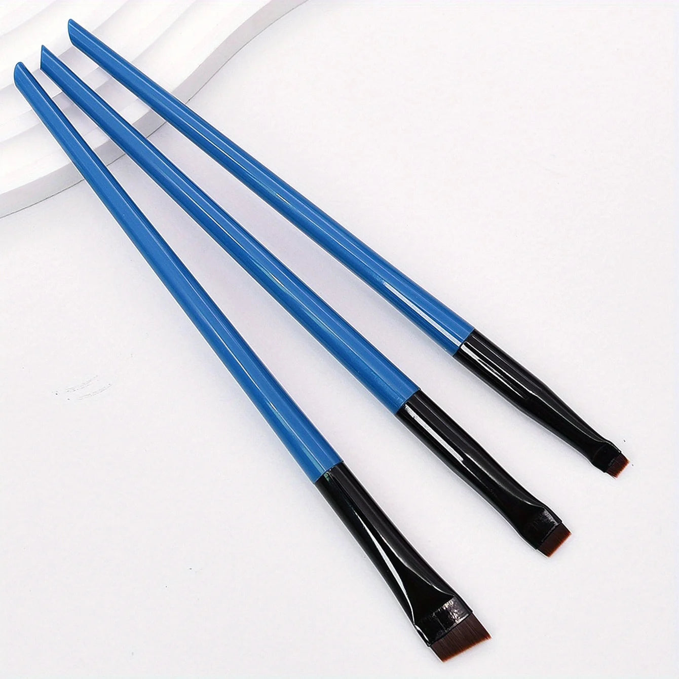 3Pcs Makeup Brush Set,Blade Eyeliner Brush Fine Oblique Head Eyebrow Brush Outline Eyeliner Ultra-Thin Eye Shadow Brush Makeup B