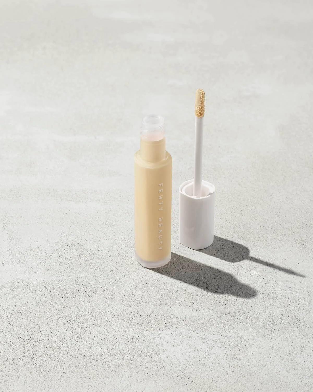 by Rihanna Pro Filt’R Instant Retouch Longwear Liquid Concealer 105
