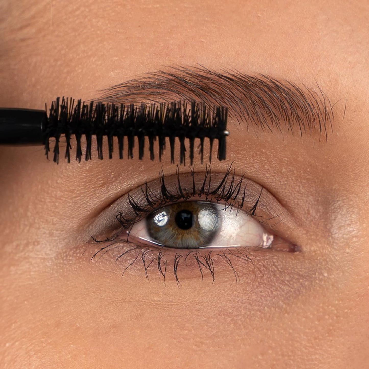 Volume Mascara - Black - Voluminous Mascara with Shea Butter & Sunflower Oil for Lang Lasting Results - Eye Make up - Black Mascara - PETA Certified - Vegan - Made in Germany - 0.3 Fl Oz