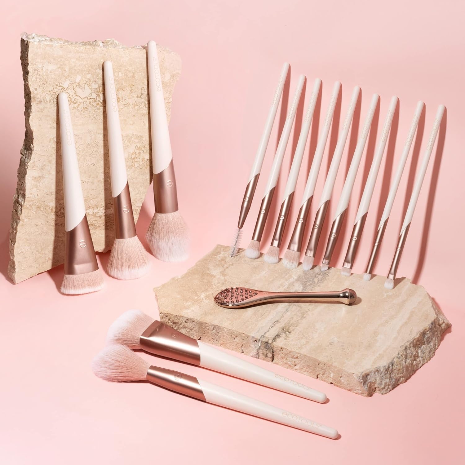 Elevate Your Makeup Game with the Luxe Natural Elegance 5-Piece Professional Brush Set - Vegan & Cruelty-Free!