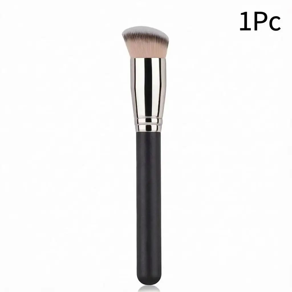Achieve Flawless Beauty with Our Premium Foundation Concealer Brush - Perfect for Contouring and Blending!