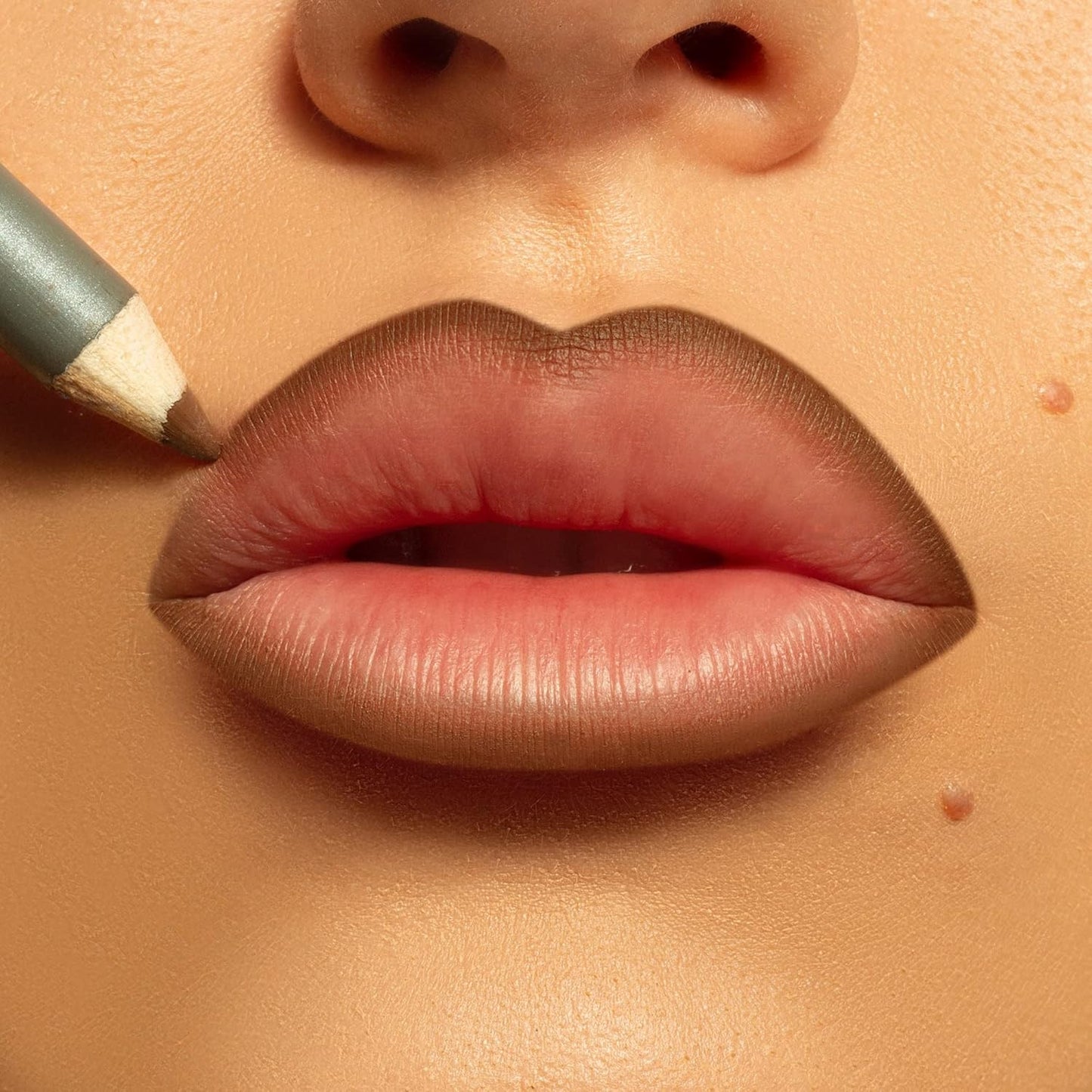 Chocolate Martini Lip Liner Pencil - Effortlessly Define and Enhance Your Lips with a Long-Lasting, Creamy Formula