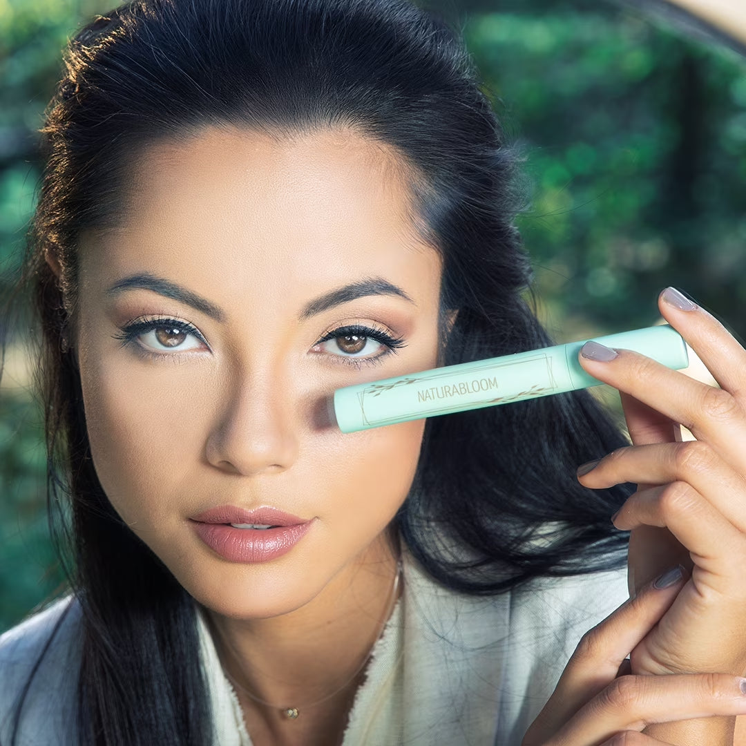 Elevate Your Eye Game with Our Nourishing Natural Vegan Black Mascara - Extra Volume & Length for Stunning Lashes - Hypoallergenic, Smudge-Proof & Long-Lasting - Organic & Cruelty-Free - Made in Italy (9.5ml)