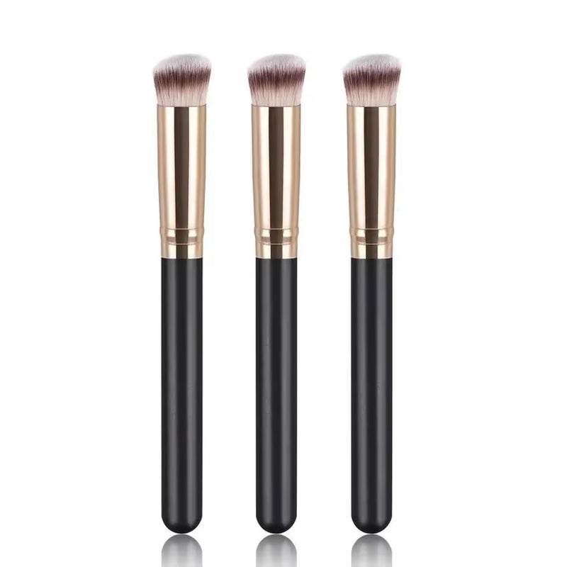 Achieve Flawless Beauty with Our Premium Foundation Concealer Brush - Perfect for Contouring and Blending!