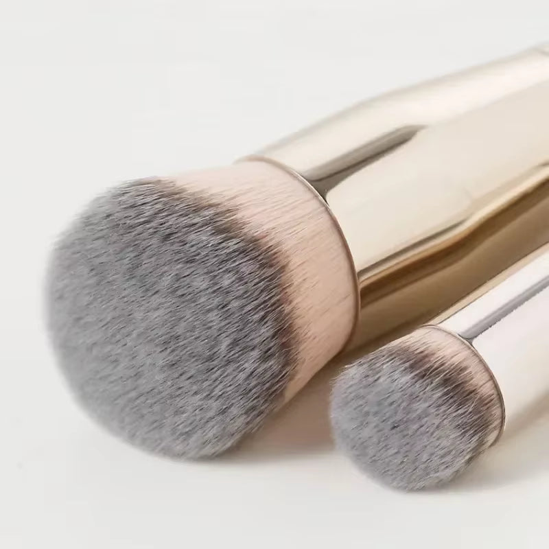 Achieve Flawless Beauty with Our Premium Foundation Concealer Brush - Perfect for Contouring and Blending!